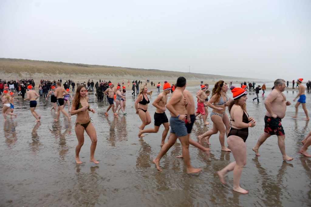 ../Images/Nieuwjaarsduik Nederzandt 2020 064.jpg